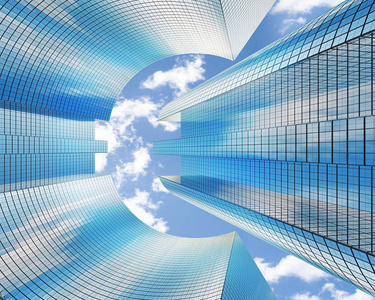 摩天大楼与欧元的形状对云, 从下面的看法, 横幅。用 alpha 通道。3d 插图