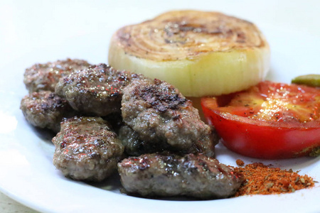 Aydin 电影土耳其食品 Kofte 或 Kofta。辣肉丸烤肉串Kebap