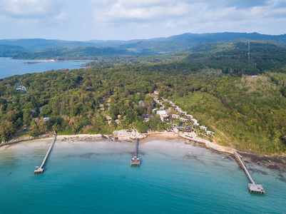 美丽的热带海滩鸟瞰。它被称为 邦宝湾 在高骨或 Koh Kood 是一个岛屿在达勒省在泰国湾