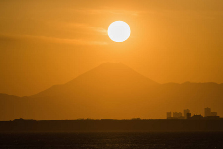 钻石富士，夕阳会议富士山的山顶视图
