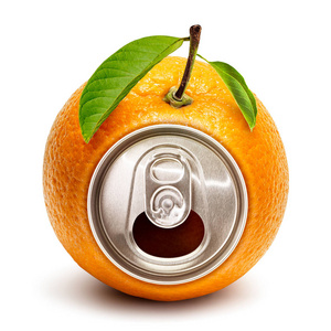 创意橙汁环拉可以在白色背景下与修剪路径隔离