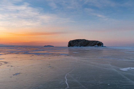 冰水湖与日出天际背景, 俄罗斯自然景观