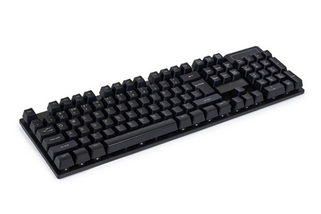 黑色机械电脑键盘。在白色背景上被隔离