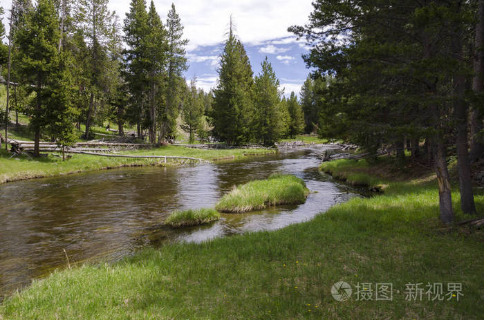 怀俄明州黄石国家公园的草原湖泊和河流