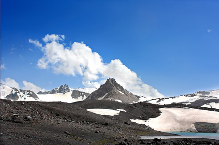 黑岩