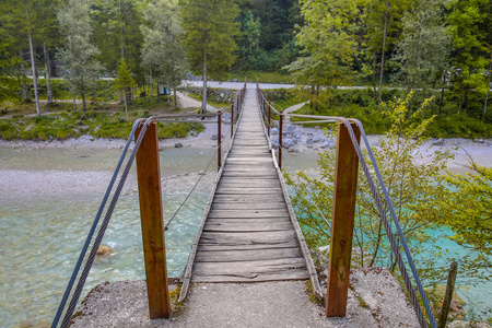 欧洲斯洛文尼亚 Triglav 国家公园 Swingbridge 河