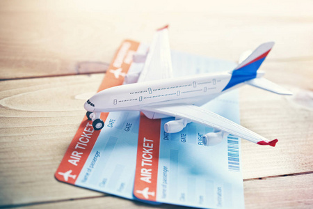 飞机票飞机模型与机票预订概念