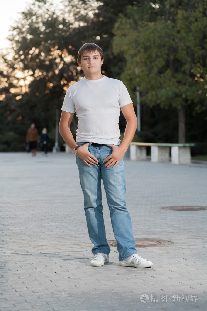休闲好看男模特的肖像