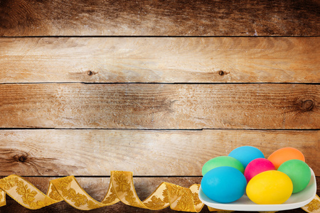 彩色蜡笔画观赏背景与五彩鸡蛋到碗里