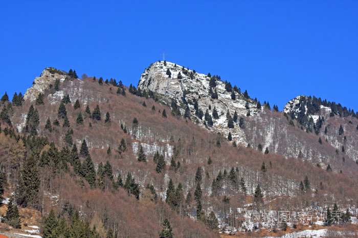 白云岩和美丽的冬天 da 在阿尔卑斯山的山峰