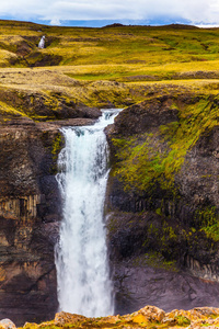 冰岛危险苔原峡谷 Haifoss 高瀑布复合体