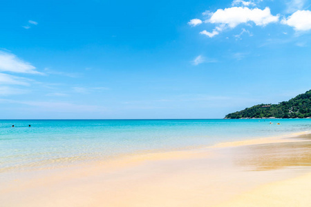 美丽的热带海滩和海在天堂海岛-假日假期概念照片