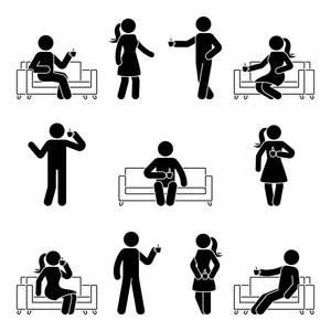 棍子图人和妇女放松在沙发设置。饮用咖啡象形文字白色的矢量例证
