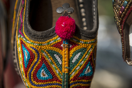 多彩的印度风格女士拖鞋