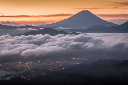 富士山, 夏天 Kushigata, 从山上看。