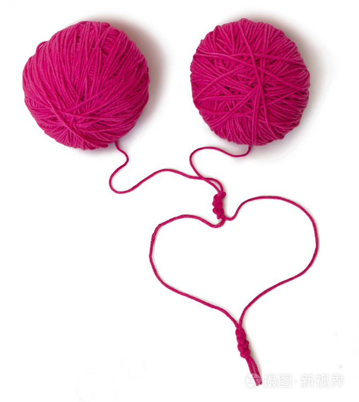 纱缠绕在一起的心脏