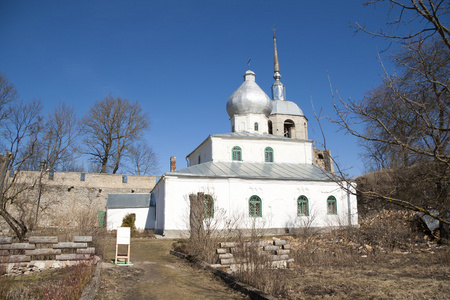 俄罗斯东正教教会在春天时间