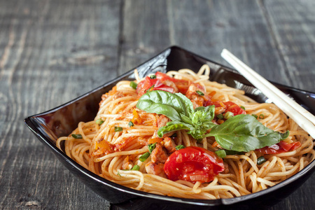 美味的鸡肉意大利面图片-美味的鸡肉意大利面素材-美味的鸡肉意大利面