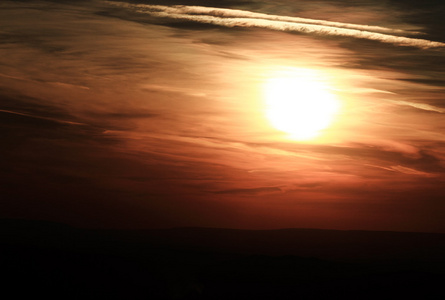 红色夕阳图片