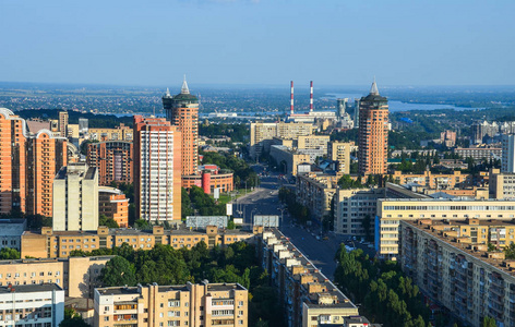 日落在城市基辅, 乌克兰。Pechersky 区视图