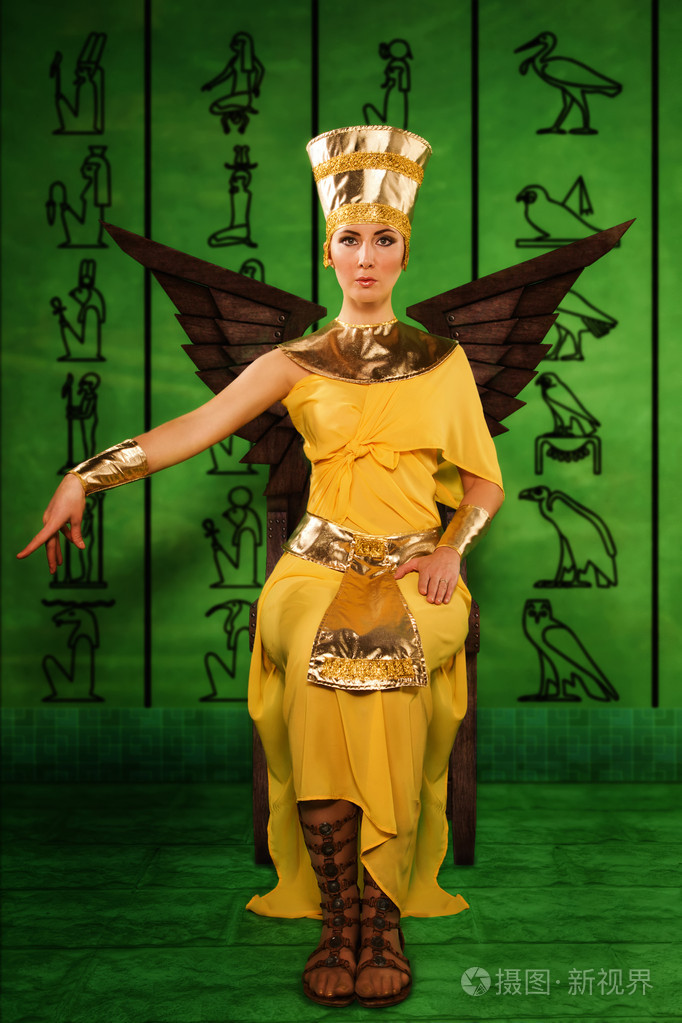 埃及法老的服饰的女人