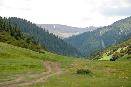 山，山，小山。哈萨克斯坦。田北俊山。总成高原