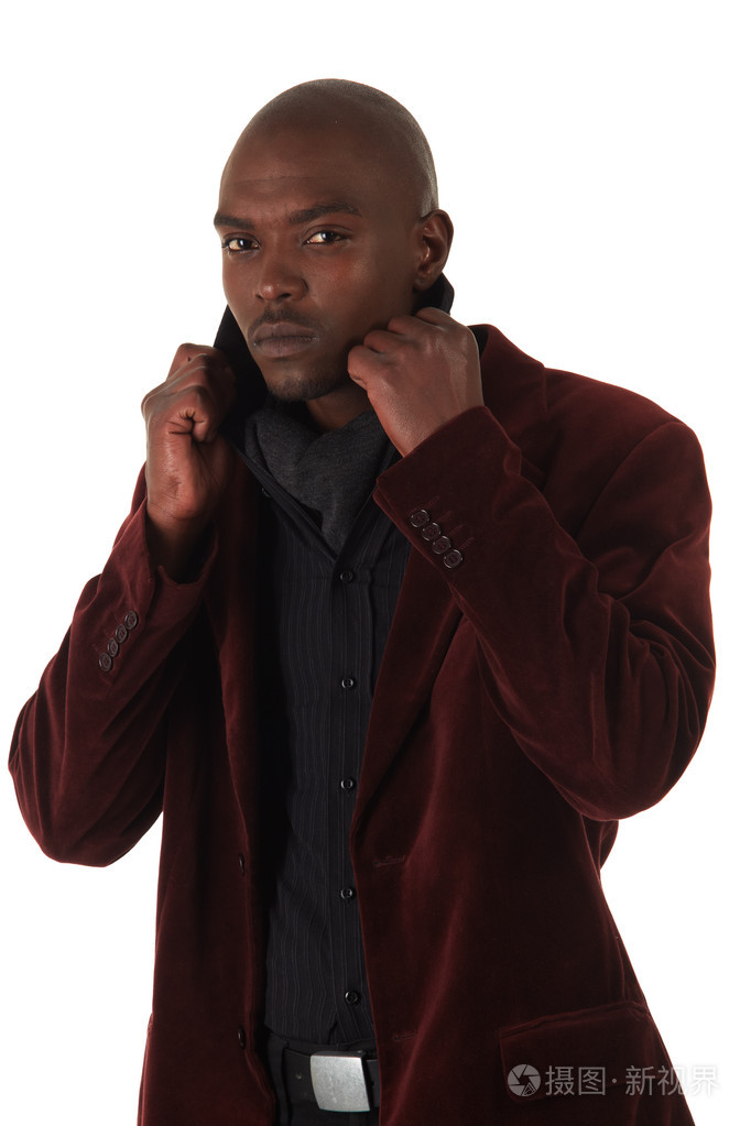 年轻的黑人非洲商人在半正式的衣服