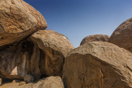 千年巨石在艾奥娜自然公园。安哥拉。Cunene