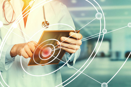 现代技术在医疗保健医学概念医生使用数码片照片