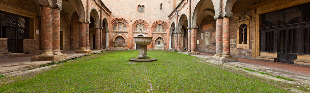 圣斯特凡诺教会在博洛尼亚的全景。欧洲。意大利
