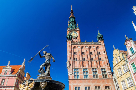 海王星的喷泉和市政厅在格但斯克, 波兰