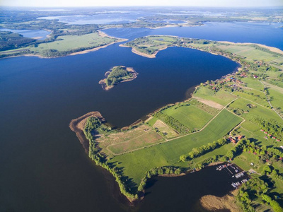波兰 Swiecajty 湖 Mazury 地区风景秀丽的鸟瞰图