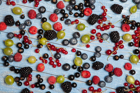 各种新鲜的夏季浆果。顶部视图。浆果混合水果色食品 dessertberries。抗氧化剂, 排毒饮食, 有机水果