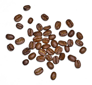 烤咖啡豆, 在白色背景下分离。特写镜头的美味的咖啡豆, 桩或集团的对象, 切出