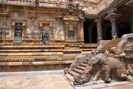 大象 balusrtades, 西部入口到阿格拉mandapa, Airavatesvara 寺庙, Darasuram, 泰