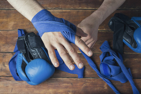 拳击训练或格斗训练的概念.平躺, 顶部视图照片