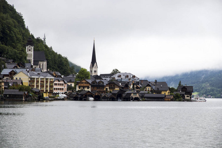 全景哈尔斯塔特和湖 Hallstatter 看见, 部分达赫斯坦山萨尔茨卡梅谷文化风景, 一个世界遗产站点在奥地利