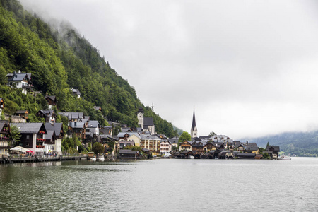 全景哈尔斯塔特和湖 Hallstatter 看见, 部分达赫斯坦山萨尔茨卡梅谷文化风景, 一个世界遗产站点在奥地利