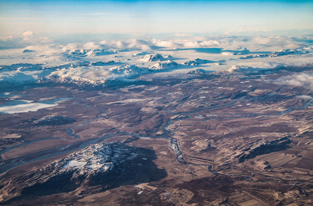 冰岛鸟瞰图。壮观的冰岛风景, 冰川模式, 山脉, 河流和形状的鸟瞰图。美丽的自然背景。冰岛从天空