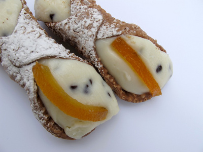 cannoli .   