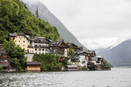 全景哈尔斯塔特和湖 Hallstatter 看见, 部分达赫斯坦山萨尔茨卡梅谷文化风景, 一个世界遗产站点在奥地利