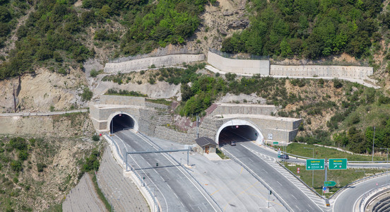 隧道的 egnatia 国际公路，希腊