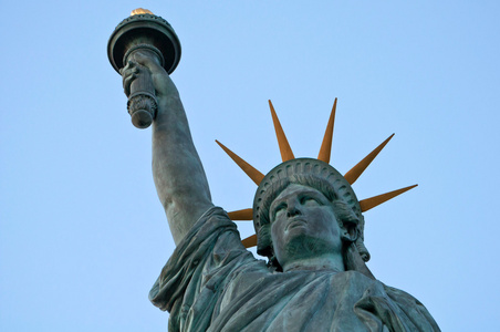 和平女神像图片