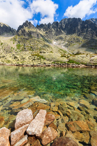 Tatra 山脉, 夏季高山湖泊中的石头, 斯洛伐克