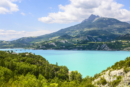 塞雷庞康湖法国阿尔卑斯山