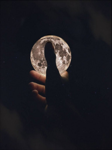 我手中的月亮