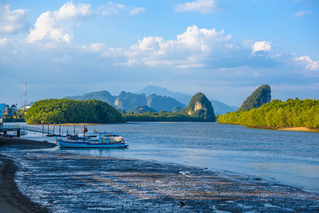 甲米镇, 泰国, 海湾北南湾与岛屿和岩石