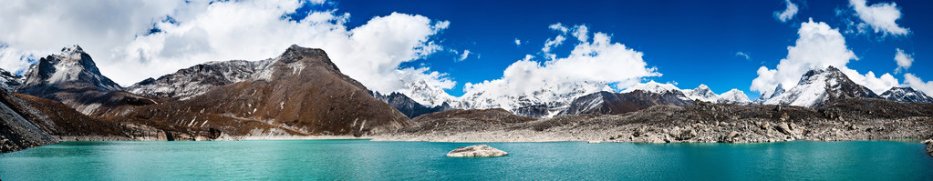 喜马拉雅山全景 神圣湖附近戈焦和珠穆朗玛峰的峰会