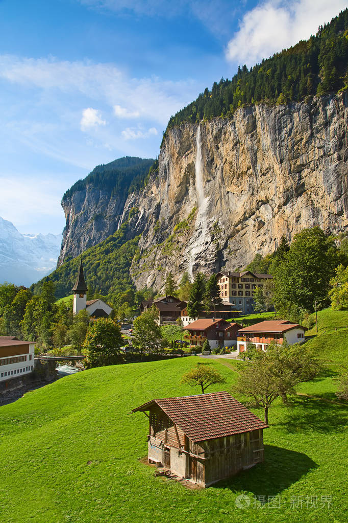 著名村庄劳特布龙嫩在瑞士阿尔卑斯山