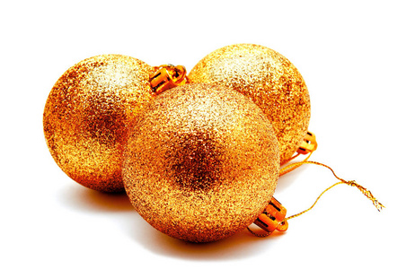 圣诞装饰金金黄色球被隔离在白色背景上